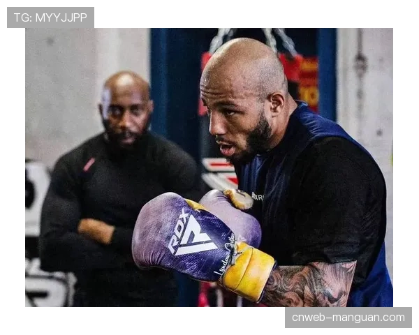 乌兹别克斯坦拳击之夜嘉宾云集，奥运冠军与职业拳手同场亮相