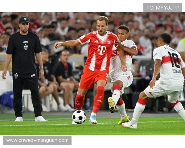 拜仁慕尼黑欧冠双线作战压力大，轮换策略成焦点