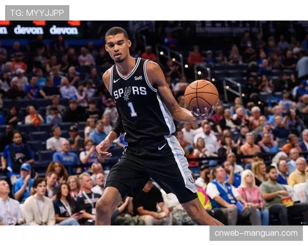 文班亚马迎来22岁生日，马刺球星持续成长